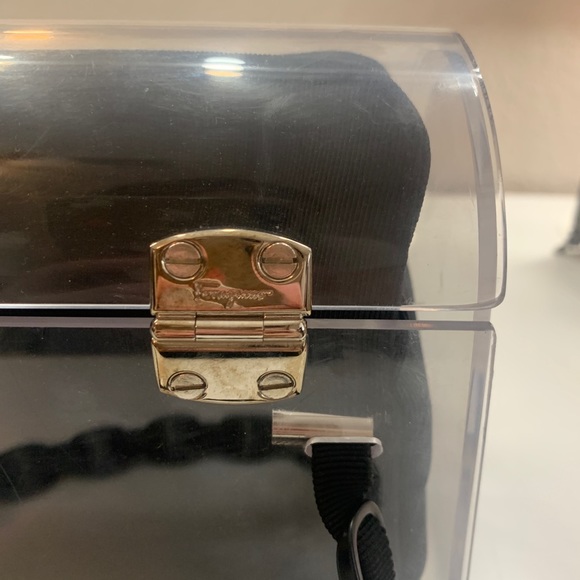 Salvatore Ferragamo purse - Picture 5 of 10